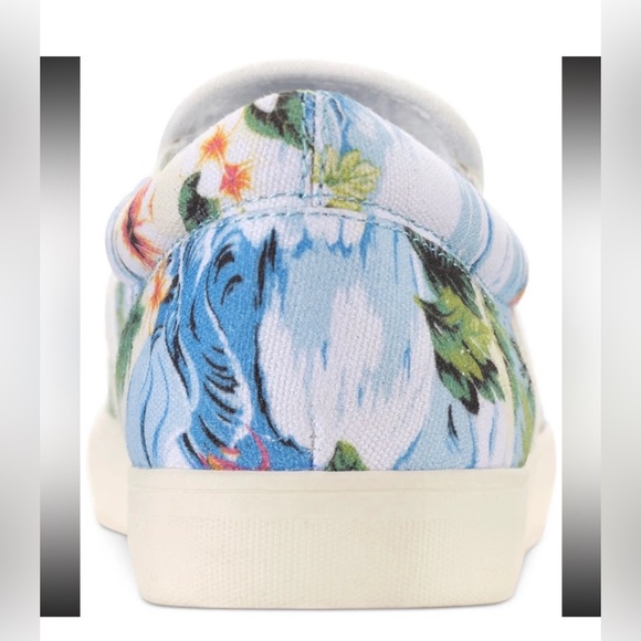 ππ©΅π₯ CLUB ROOM Men's Tate Slip-On Sneaker
Tropical Surf Syle. Various sizesπ©΅ - Picture 2 of 6